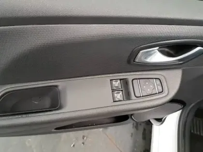 Photo 109 Renault Clio  dCi 75 E6C