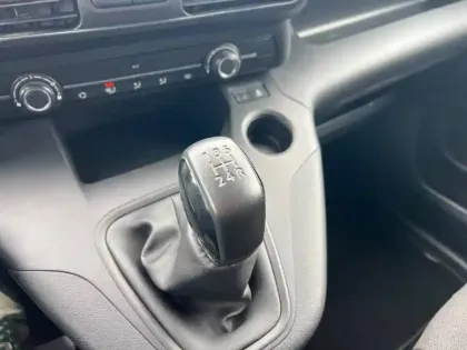 Photo 14 Opel Combo  CARGO 1.5 100 CH S/S L1H1 BVM6 STANDARD