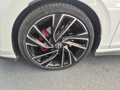 Photo 25 Volkswagen Golf  2.0 TDI SCR 200 DSG7