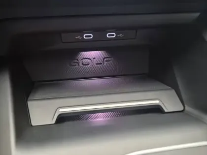 Photo 28 Volkswagen Golf  2.0 TDI SCR 200 DSG7