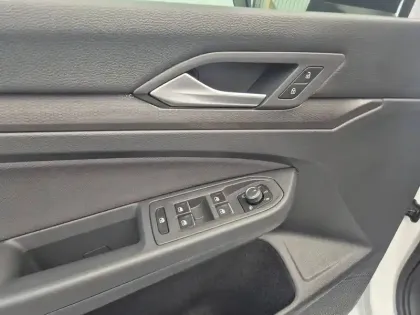 Photo 38 Volkswagen Golf  2.0 TDI SCR 200 DSG7