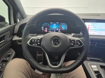 Photo 30 Volkswagen Golf  2.0 TDI SCR 200 DSG7