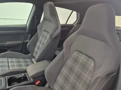 Photo 23 Volkswagen Golf  2.0 TDI SCR 200 DSG7