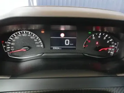 Photo 11 Peugeot 208  PureTech 75 S&S BVM5