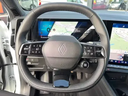 Photo 43 Renault Austral  E-Tech full hybrid 200 GSR2