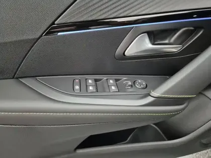 Photo 37 Peugeot 208  Hybrid 110 e-DCS6