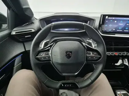 Photo 30 Peugeot 208  Hybrid 110 e-DCS6