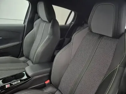 Photo 23 Peugeot 208  Hybrid 110 e-DCS6