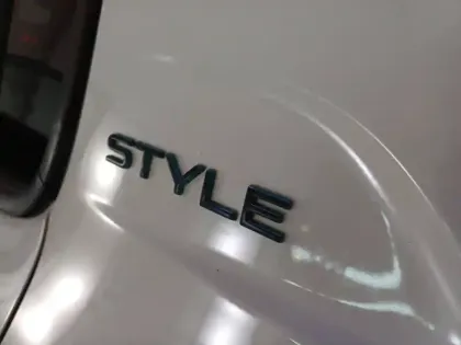 Photo 30 Peugeot 208  BlueHDi 100 S&S BVM6