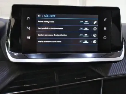 Photo 21 Peugeot 208  BlueHDi 100 S&S BVM6