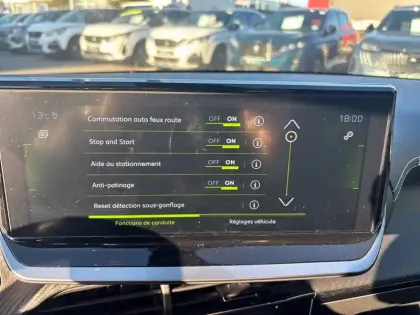 Photo 19 Peugeot 208  PureTech 100 S&S EAT8