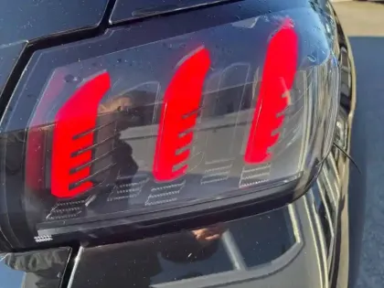 Photo 16 Peugeot 208  PureTech 100 S&S EAT8