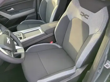 Photo 39 Dacia Bigster  Hybrid 155