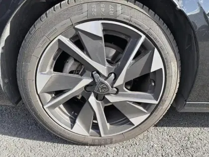 Photo 14 Peugeot 308  PureTech 130ch S&S EAT8 Allure Pack