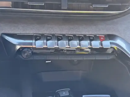 Photo 12 Peugeot 3008 Gén. II Ph2 NG GT 5