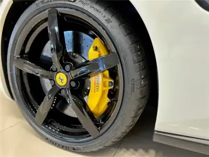 Photo 137 Ferrari Gtc4lusso T V8 3.9 610CH