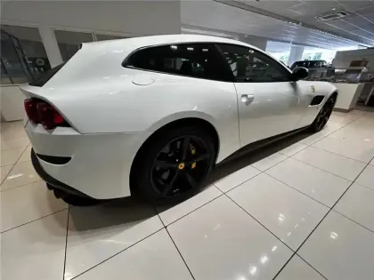 Photo 120 Ferrari Gtc4lusso T V8 3.9 610CH