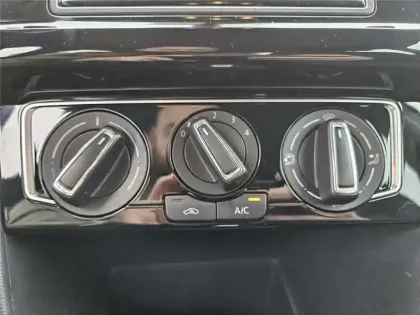 Photo 21 Volkswagen Polo 1.2 TSI 90 BMT DSG7