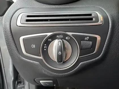 Photo 16 Mercedes Classe C Gén. IV (C205) Ph2 AMG Line 2