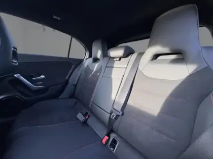 Photo 18 Mercedes Classe A 250 e Hybrid EQ AMG Line