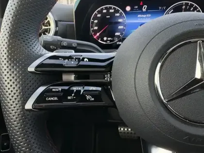 Photo 11 Mercedes Classe A 250 e Hybrid EQ AMG Line