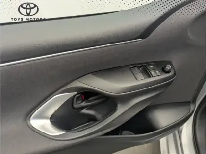 Photo 20 Toyota Yaris Hybride 116h Dynamic