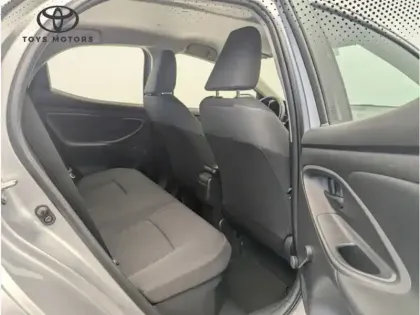 Photo 15 Toyota Yaris Hybride 116h Dynamic