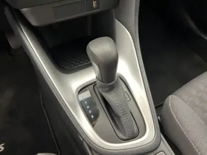 Photo 13 Toyota Yaris Hybride 116h Design