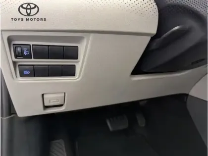 Photo 15 Toyota Yaris Hybride 116h Iconic PACK TECHNO - TOIT PANO