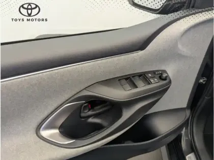 Photo 23 Toyota Yaris Hybride 116h Iconic PACK TECHNO - TOIT PANO