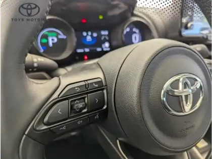 Photo 14 Toyota Yaris Hybride 116h Iconic PACK TECHNO - TOIT PANO