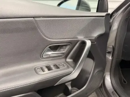 Photo 8 Mercedes Classe A 180 d Progressive Line