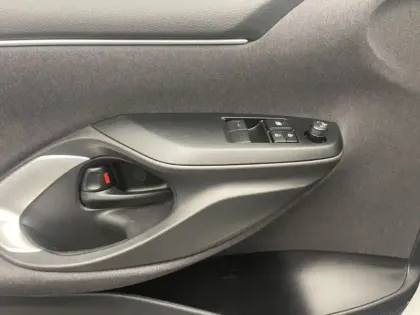 Photo 18 Toyota Yaris Hybride 116h Dynamic