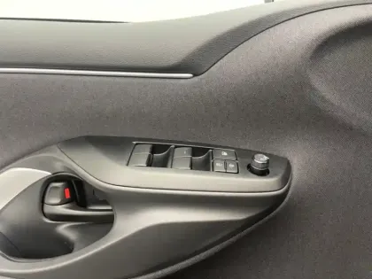 Photo 9 Toyota Yaris Hybride 116h Dynamic