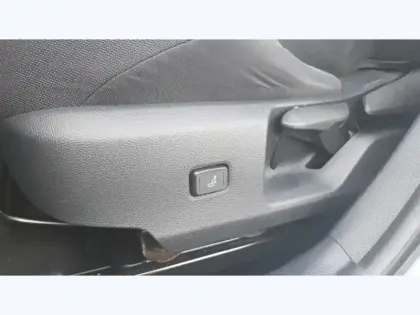 Photo 20 Toyota Corolla Hybride 122h Dynamic Business 1.8 122 ch