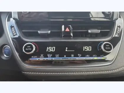 Photo 12 Toyota Corolla Hybride 122h Dynamic Business 1.8 122 ch