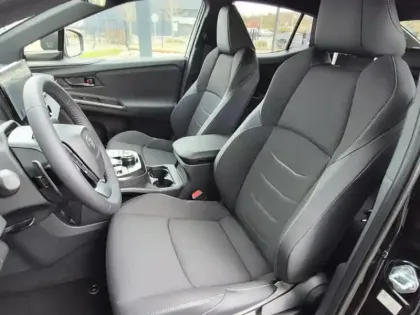 Photo 10 Toyota C-HR Design Grande Autonomie 77 kWh 224ch +