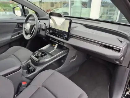 Photo 27 Toyota C-HR Design Grande Autonomie 77 kWh 224ch +