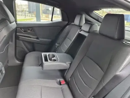 Photo 23 Toyota C-HR Design Grande Autonomie 77 kWh 224ch +