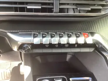 Photo 15 Peugeot 5008 BlueHDi 130ch S&S EAT8 Allure Pack