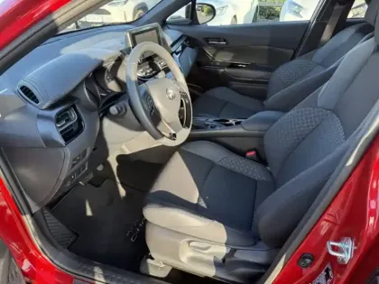 Photo 18 Toyota C-HR 1.8 Hybride 122 Design Ultimate