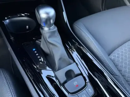 Photo 13 Toyota C-HR 1.8 Hybride 122 Design Ultimate