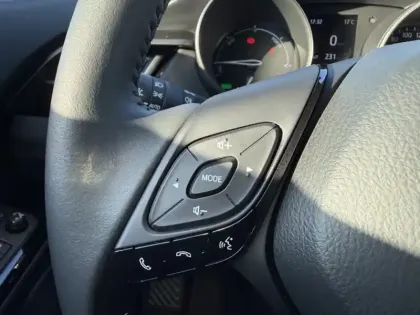 Photo 16 Toyota C-HR 1.8 Hybride 122 Design Ultimate