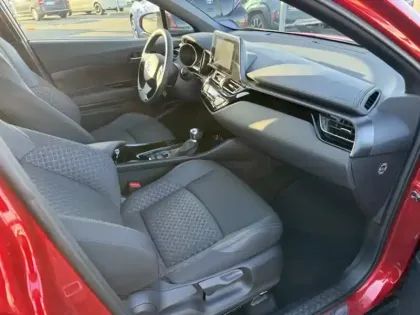 Photo 14 Toyota C-HR 1.8 Hybride 122 Design Ultimate