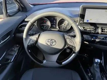 Photo 12 Toyota C-HR 1.8 Hybride 122 Design Ultimate