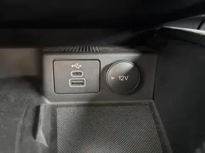 Photo 21 Ford Kuga 2.5 Duratec 180ch Hybrid FlexiFuel Titanium Business Powershift