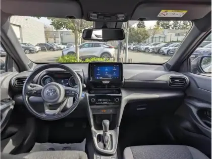 Photo 10 Toyota Yaris Hybride 1.5 HYBRID 116H DESIGN