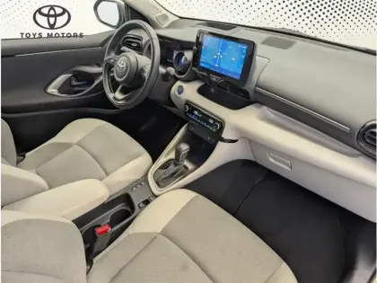 Photo 19 Toyota Yaris Hybride 116h Iconic
