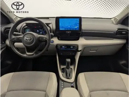 Photo 15 Toyota Yaris Hybride 116h Iconic