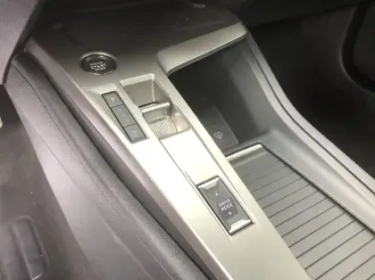 Photo 21 Peugeot 308 Hybrid 145 e-DCS6 Allure